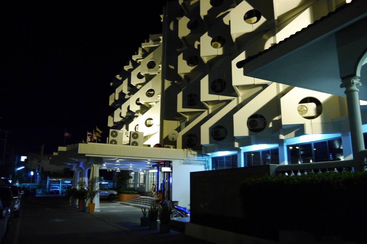 Lertnimit Hotel Chaiyaphum Exteriér fotografie