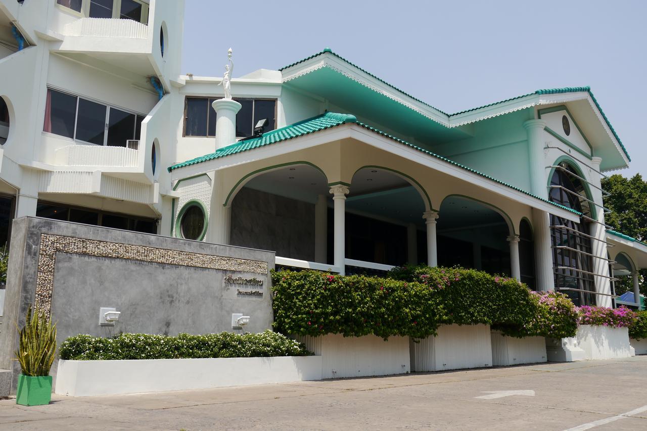 Lertnimit Hotel Chaiyaphum Exteriér fotografie